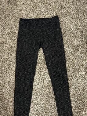 Comfortable black heather leggings.